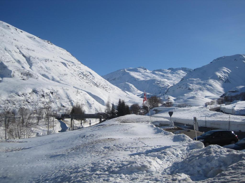 Hotel Des Alpes Realp Eksteriør bilde